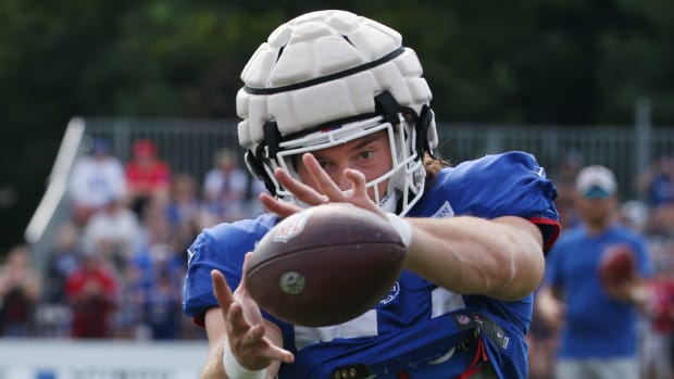 Bills linebacker Baylon Spector eyes in the ball during drills on the last day of the Buffalo Bills training camp at St John Fisher University in Rochester Thursday, Aug. 11, 2022. Sd 081122 Bills Camp 16 Spts